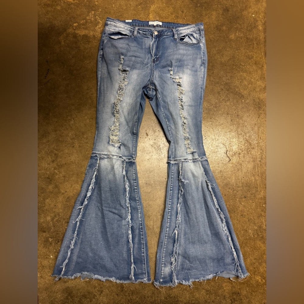 Almost Famous women’s flare jeans size 18